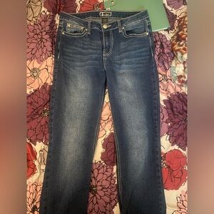 never worn, the fit me and i’m a size 6/8 or medium